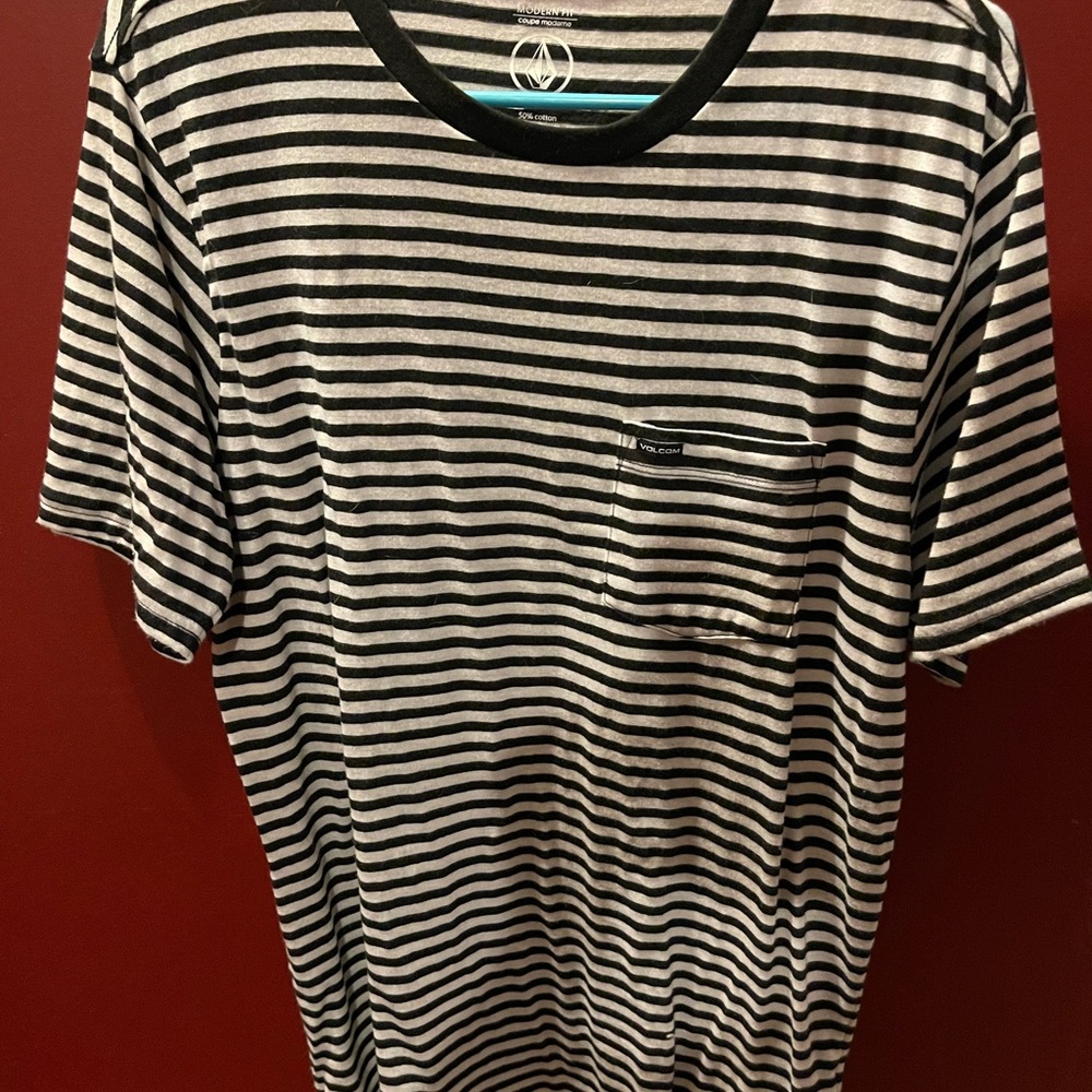 Volcom shirt